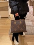 Louis Vuitton ONTHEGO Medium Tote Bag M45321