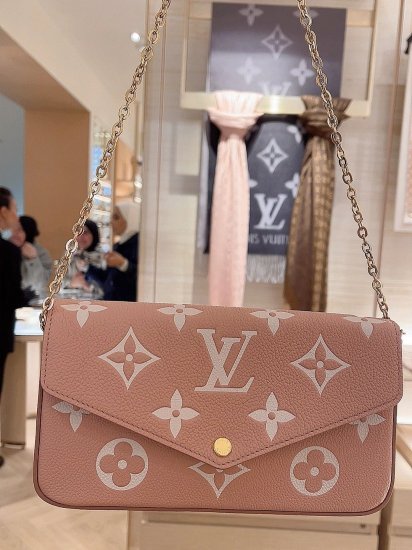 Louis Vuitton 3-in-1 Women\'s Bag M81896